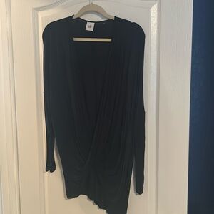 Cabi black drape front top. Size small.